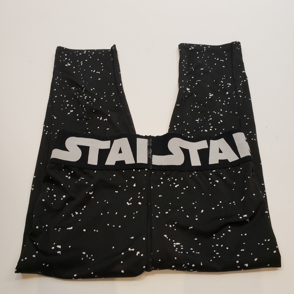 2/$20 Star Wars Capri Leggings - Picture 2 of 8